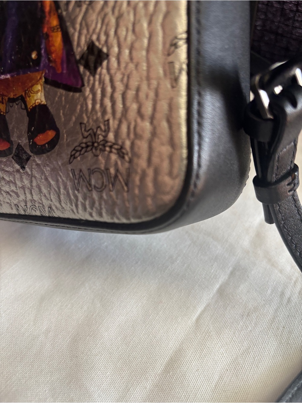 Mcm limited year of the bunny crossbody - Picture 7 of 17